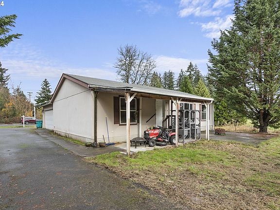 2nd image of 2805 NE 119th St