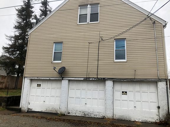 4th image of 308 N 1st St
