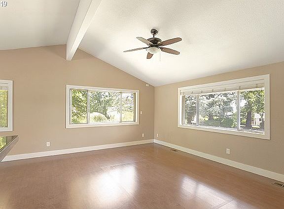 5th image of 15651 SE Holly Ct