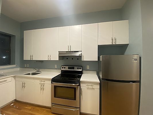 2nd image of 144 Bruckner Blvd #501