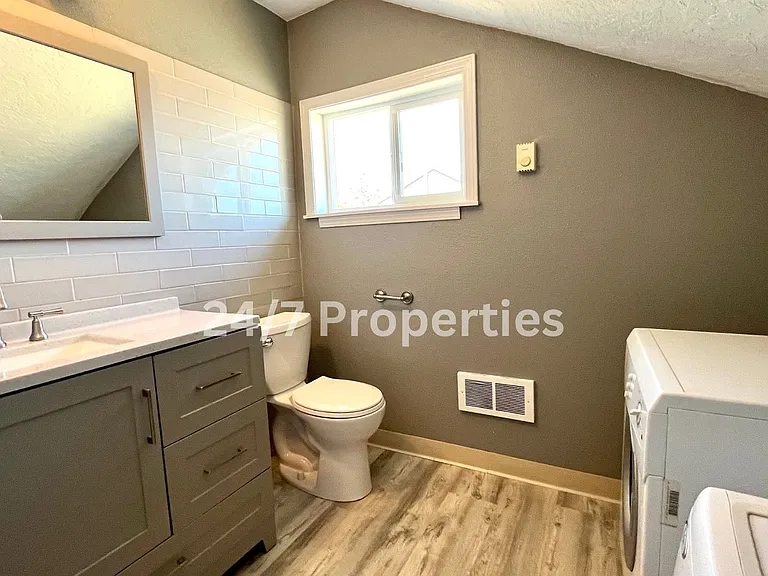 506 E Main St #2 — Photo 11