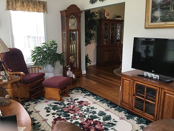 2nd image of 199 Beechnut Dr