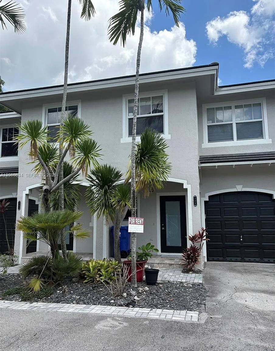 Ft Lauderdale Land & Dev — Photo 1