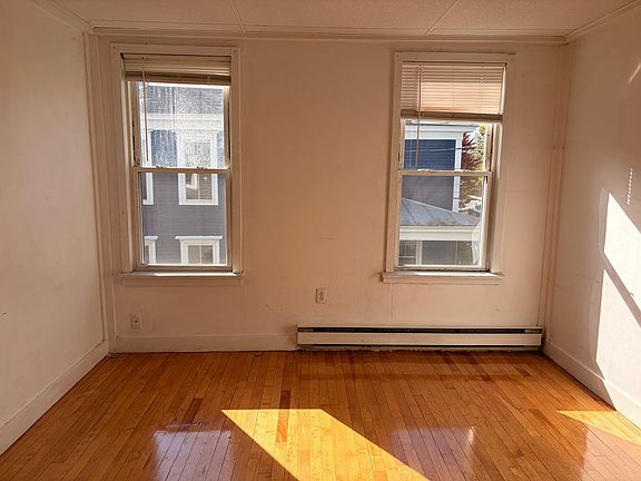 4th image of 91 Pleasant St #21
