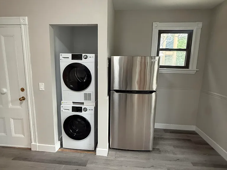 32 Walnut St #2 — Photo 3
