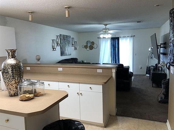 5th image of 1053 Antigua Cir