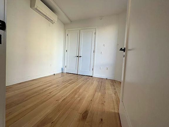 4th image of 564 Saint Johns Pl APT 617