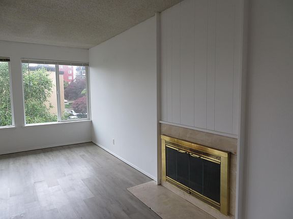 4th image of 3600 26th Pl W APT 6