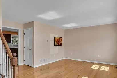 4178 Kittatinny Dr — Photo 2