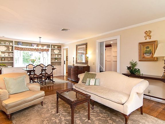 Living room / dining room