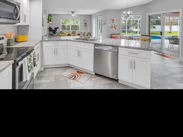 127 Burroughs Dr — Photo 8