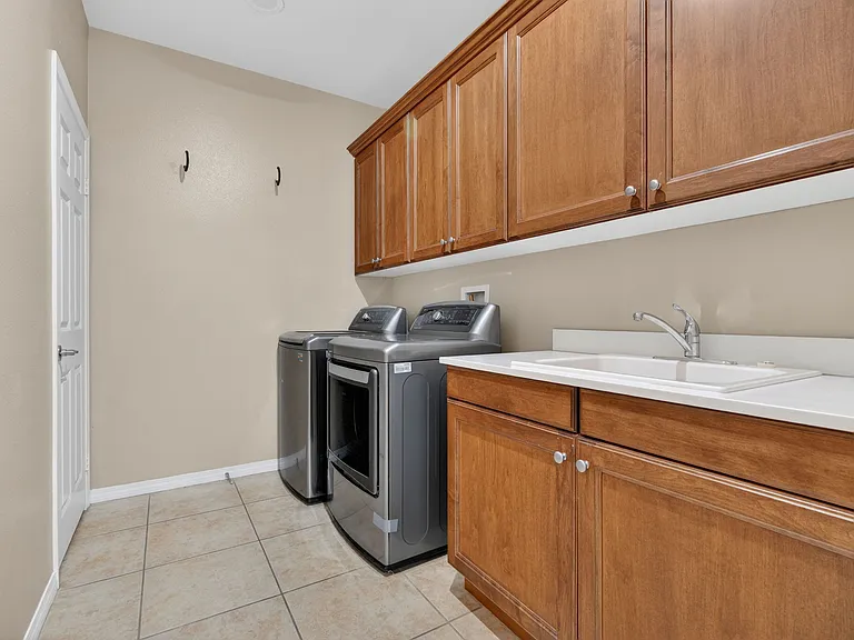 26525 Craftsmen Ct — Photo 17