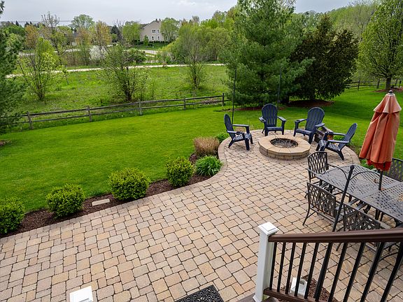3rd image of 2258 Trailside Ln