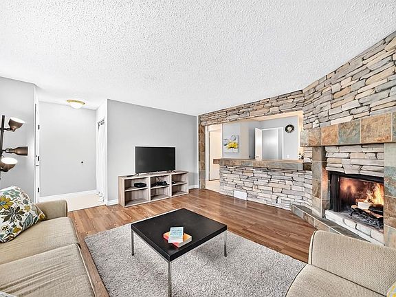 4th image of 1949 S Lytton Cres SE