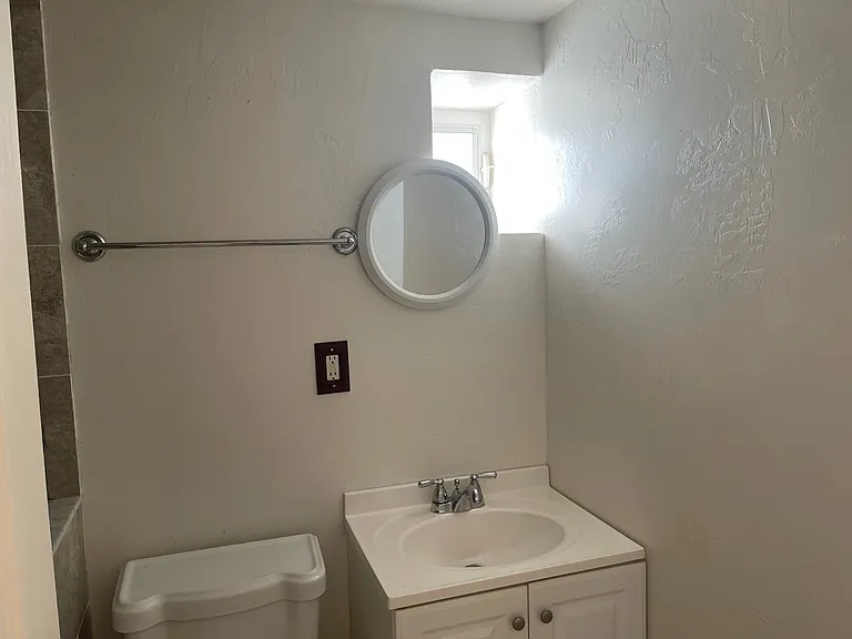 187 Bakersfield Ave — Photo 9