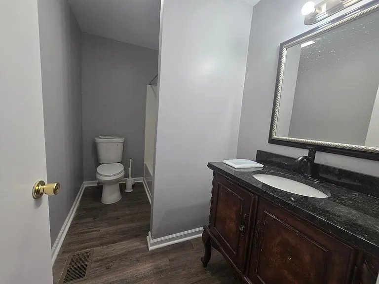 909 Gaines Ave — Photo 9