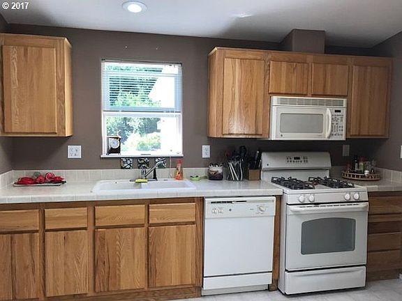 2nd image of 235 SE Whalesong Dr