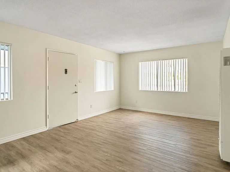 855 Emerald St #C — Photo 4