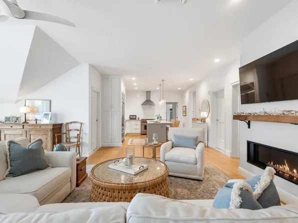 15 Dix St Suite 10, Winchester, MA 01890