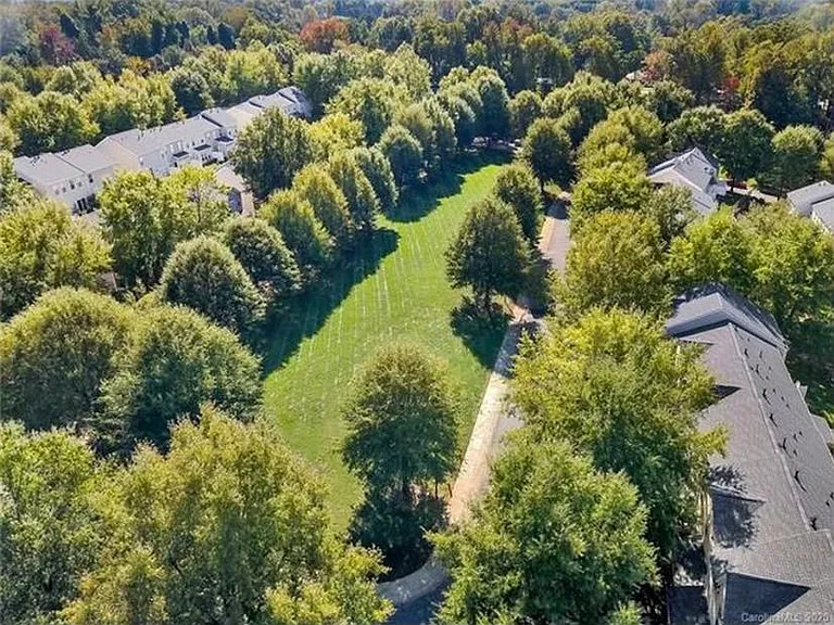 5509 Santeelah Ct — Photo 17