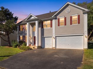 6426 Midleton Ln, McHenry, IL 60050