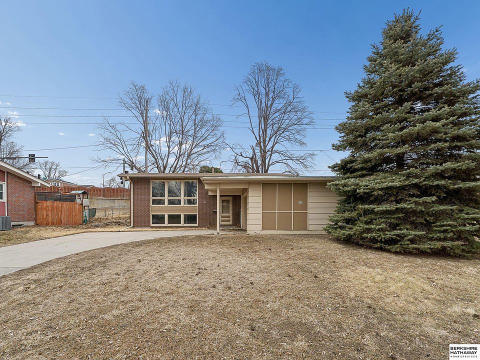 1st image of 9658 Corby St