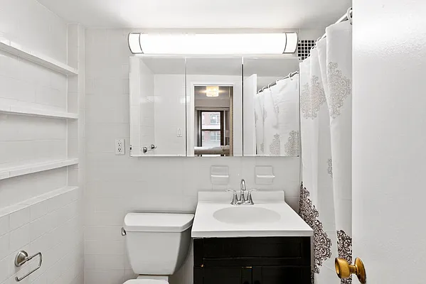 Sold by Nest Seekers International | media 17