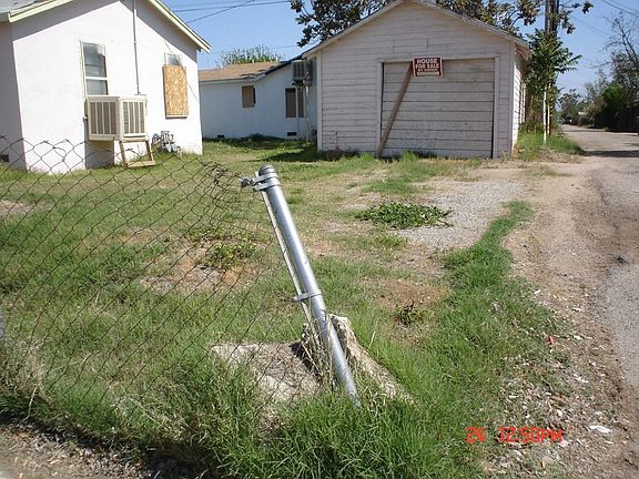 5th image of 1112 Airport Dr