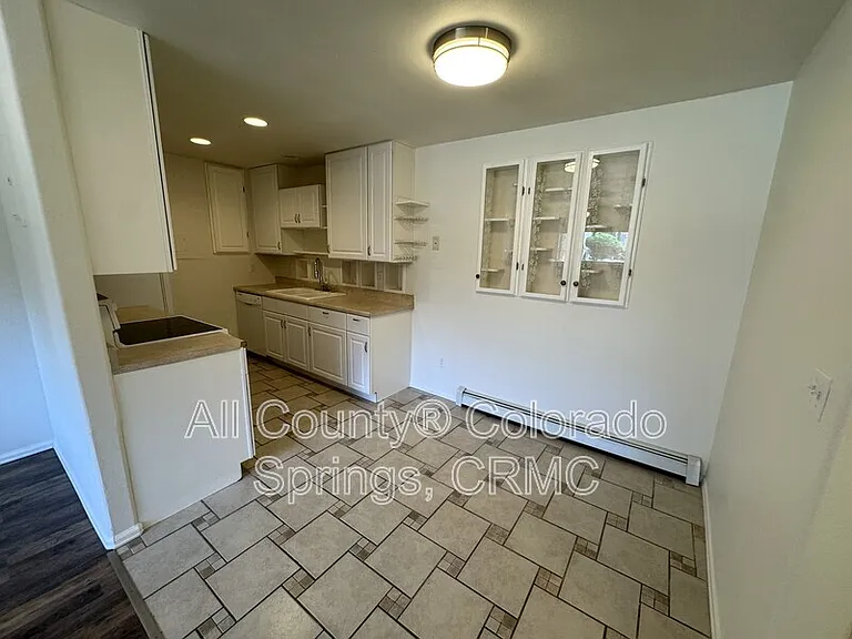 5030 El Camino Dr #8 — Photo 6