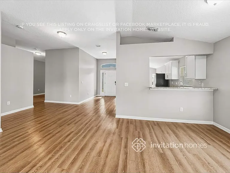 3282 Merrick Ave — Photo 6