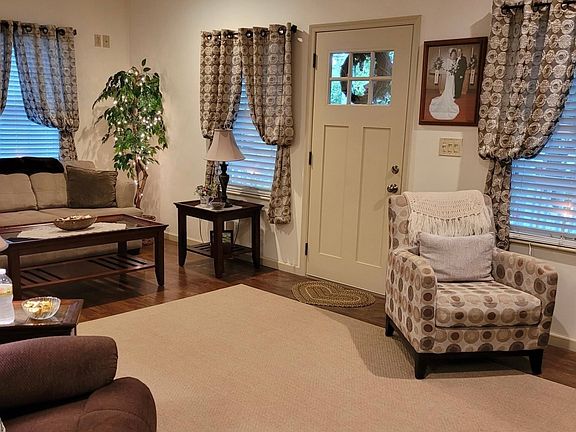 5th image of 1003 Catherine St #A