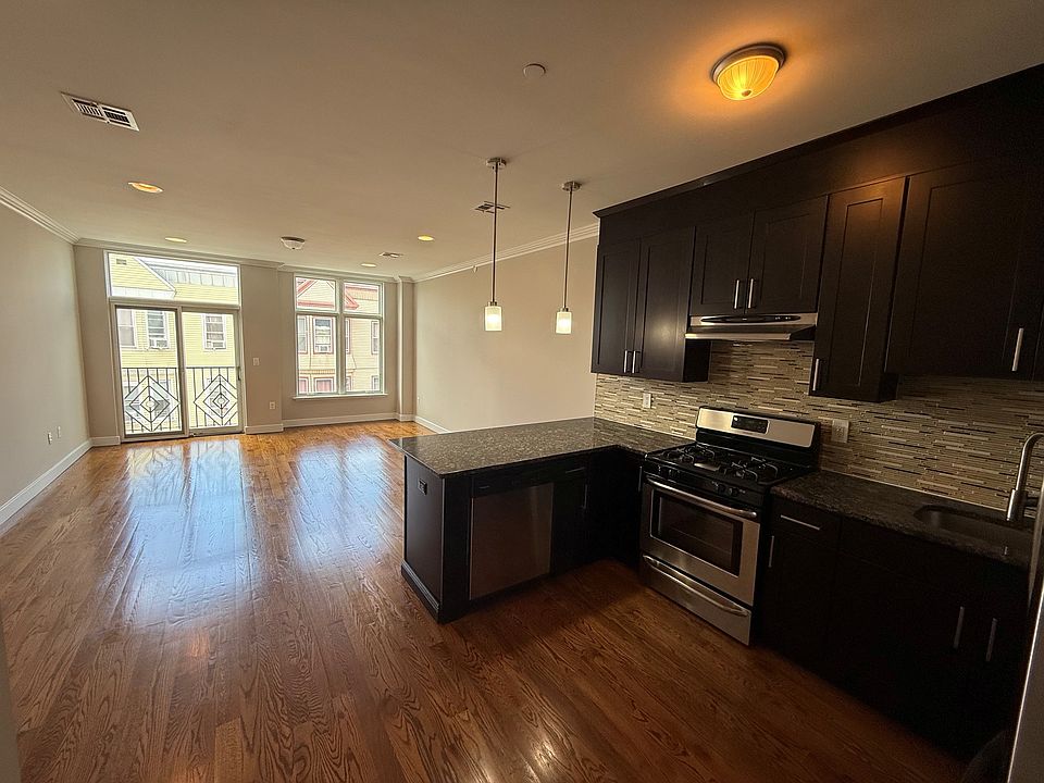 1st image of 124 Polk St Unit 2E