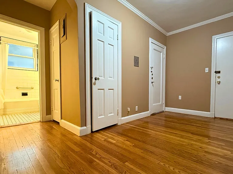 80 Strathmore Rd #1 — Photo 11