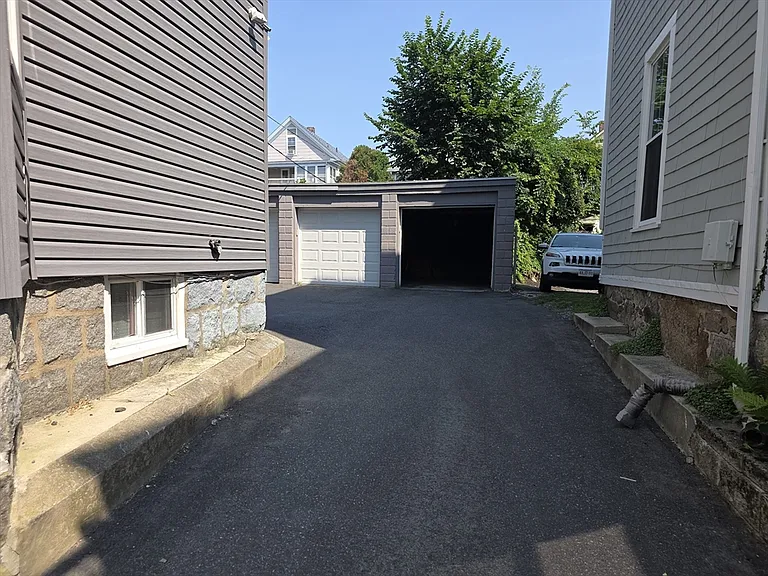 40 King St #3 — Photo 19