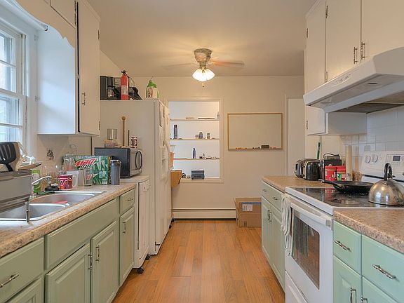 4th image of 502 Lucas Dr