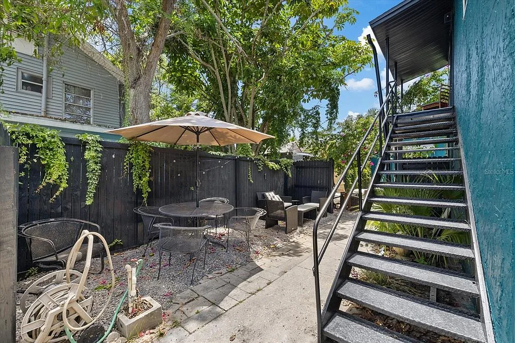 2 bed, 1.0 bath, 669 sqft, $2,500 — Photo 1