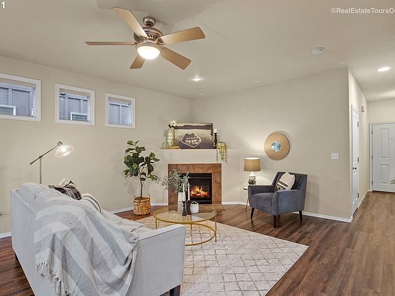 4th image of 4685 SE Sandalwood St