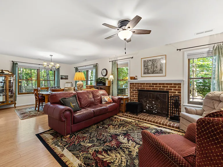 32 Estes Ct — Photo 3