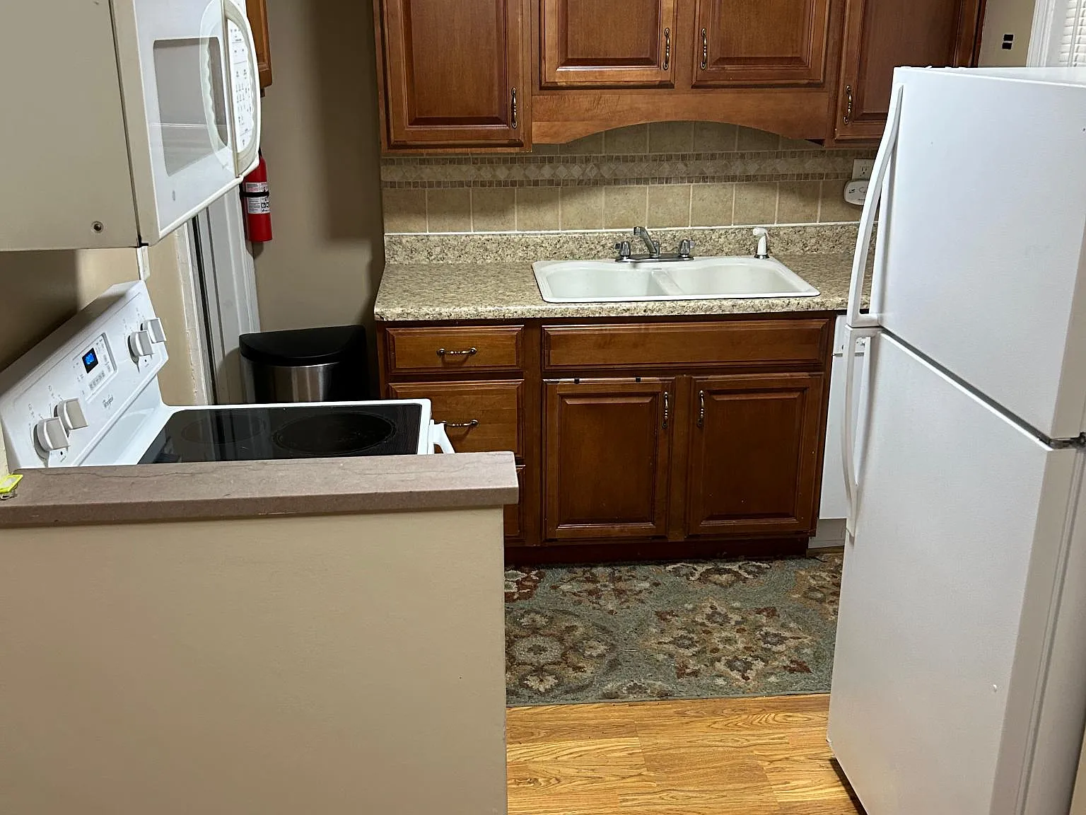 2 bed, $1,300 — Photo 3
