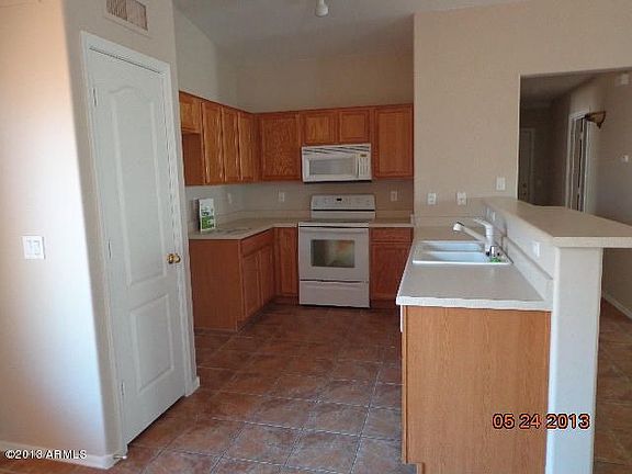 4th image of 1735 E Bishop Pl