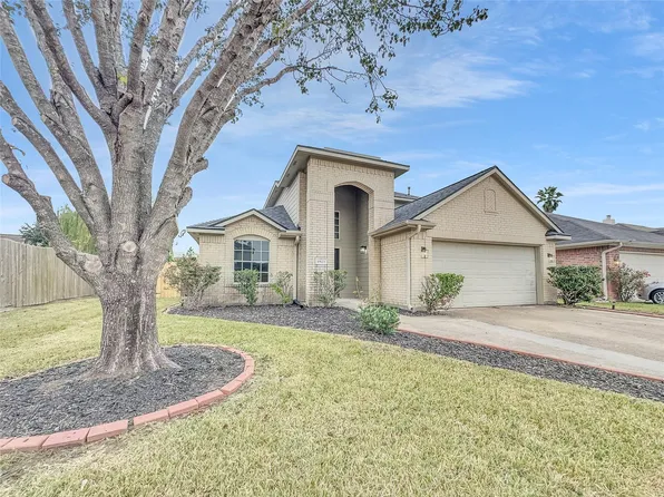 10623 Redwood Dr, Baytown, TX 77523