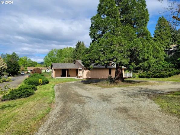 405 Wood Crest Dr, Myrtle Creek, OR 97457