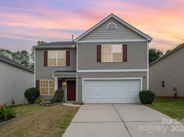 9718 Eagle Feathers Dr, Charlotte, NC 28214