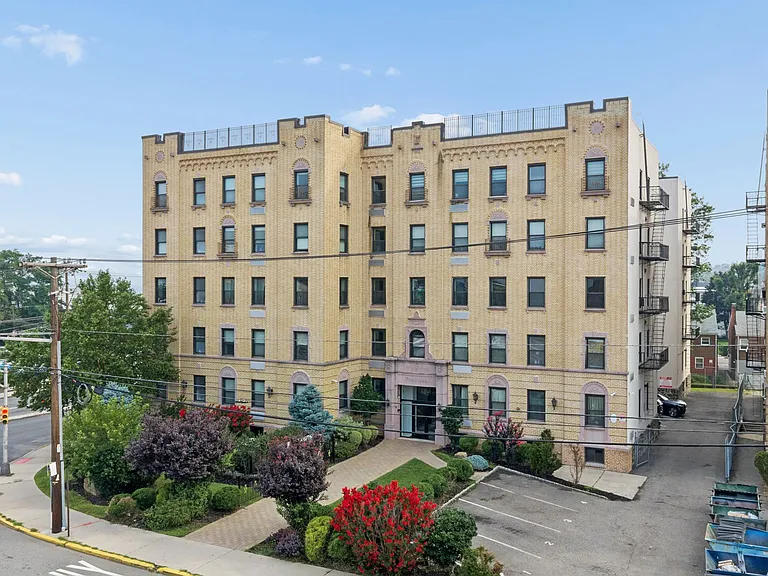 Ponciana Apartments: Contemporary Comfort and Affordable Luxury in North Bergen! — Photo 3