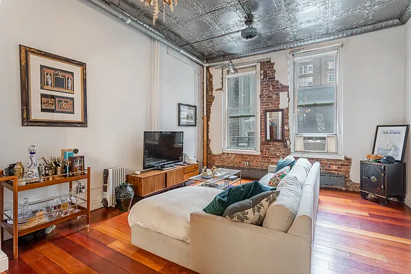 Rented by Bond New York | media 11