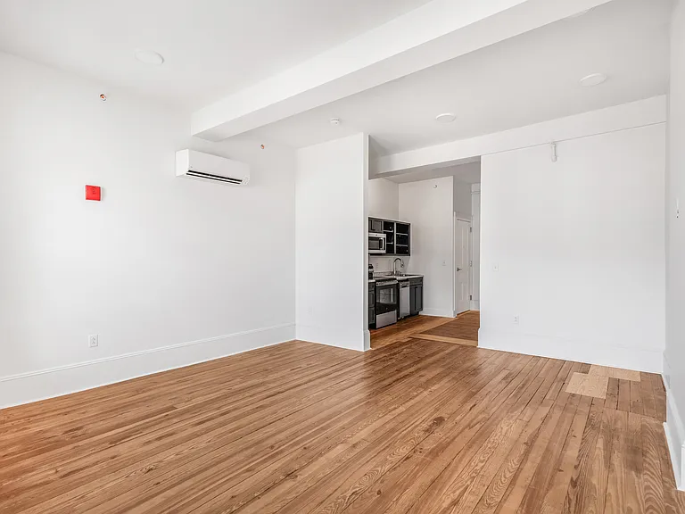 Cates Block Apartments — Photo 21