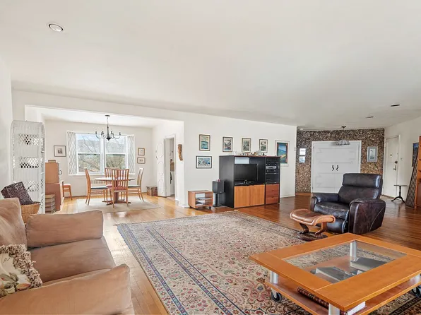 16201 Powells Cove Blvd APT 4R, Flushing, NY 11357