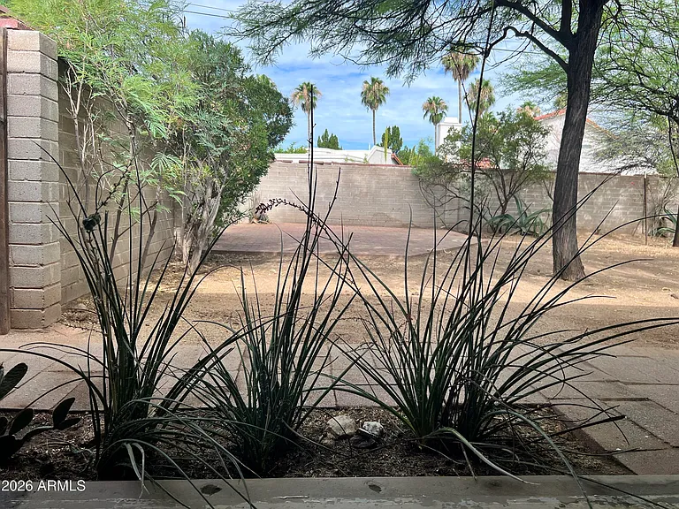 117 N Sawtelle Ave — Photo 42