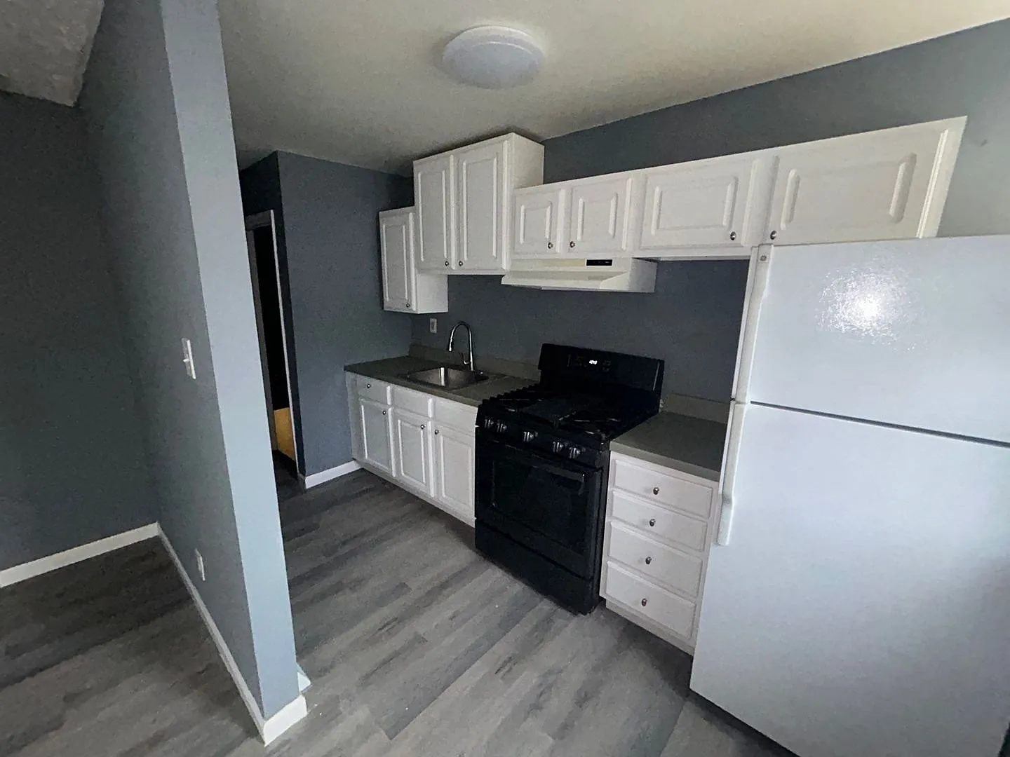 2630 W. Franklin Street — Photo 3