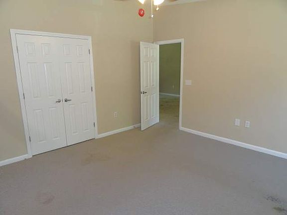 4th image of 129 North Blvd